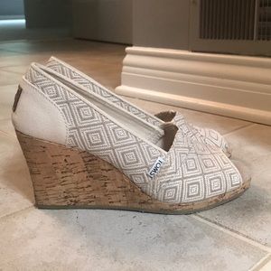 TOMS Peep Toe Wedge
